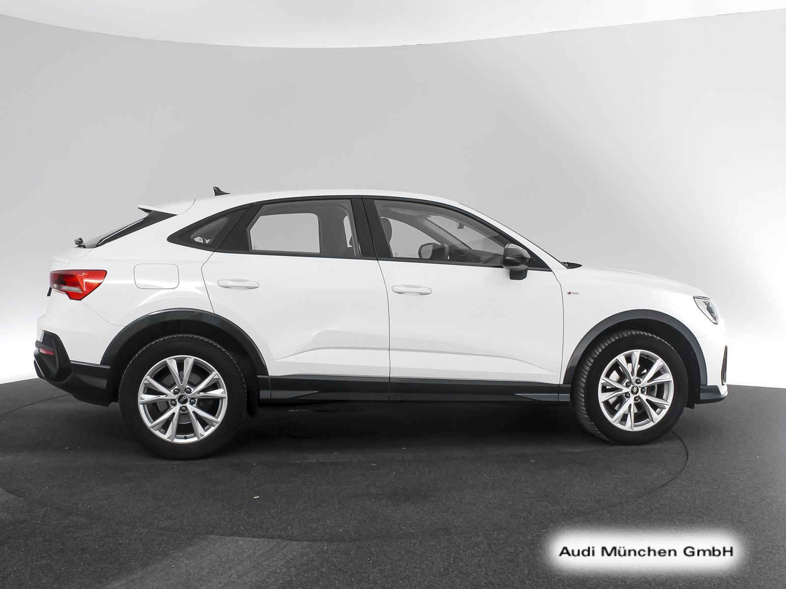 Audi Q3 Sportback 35 TFSI  S line Virtual/LED foto 7