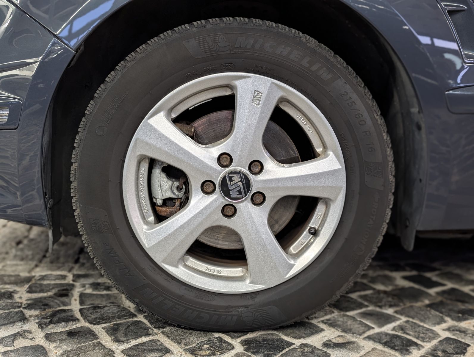 Fahrzeugabbildung Ford S-MAX Titanium SHZ*PDC*TEMP*NAVI*7 SITZER