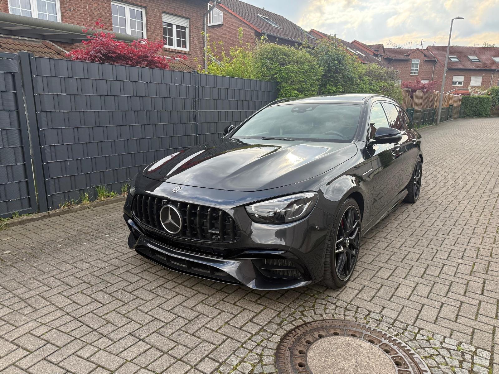 Mercedes-Benz E63 S AMG Pano Headup 360° kamera softclose türe