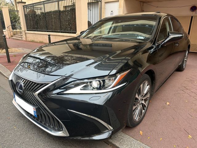 Lexus ES 300H LUXE