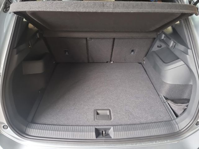 Fahrzeugabbildung Volkswagen Tiguan 2.0 TDI R-LINE 4MOTION HD-MATRIX STHZG NA