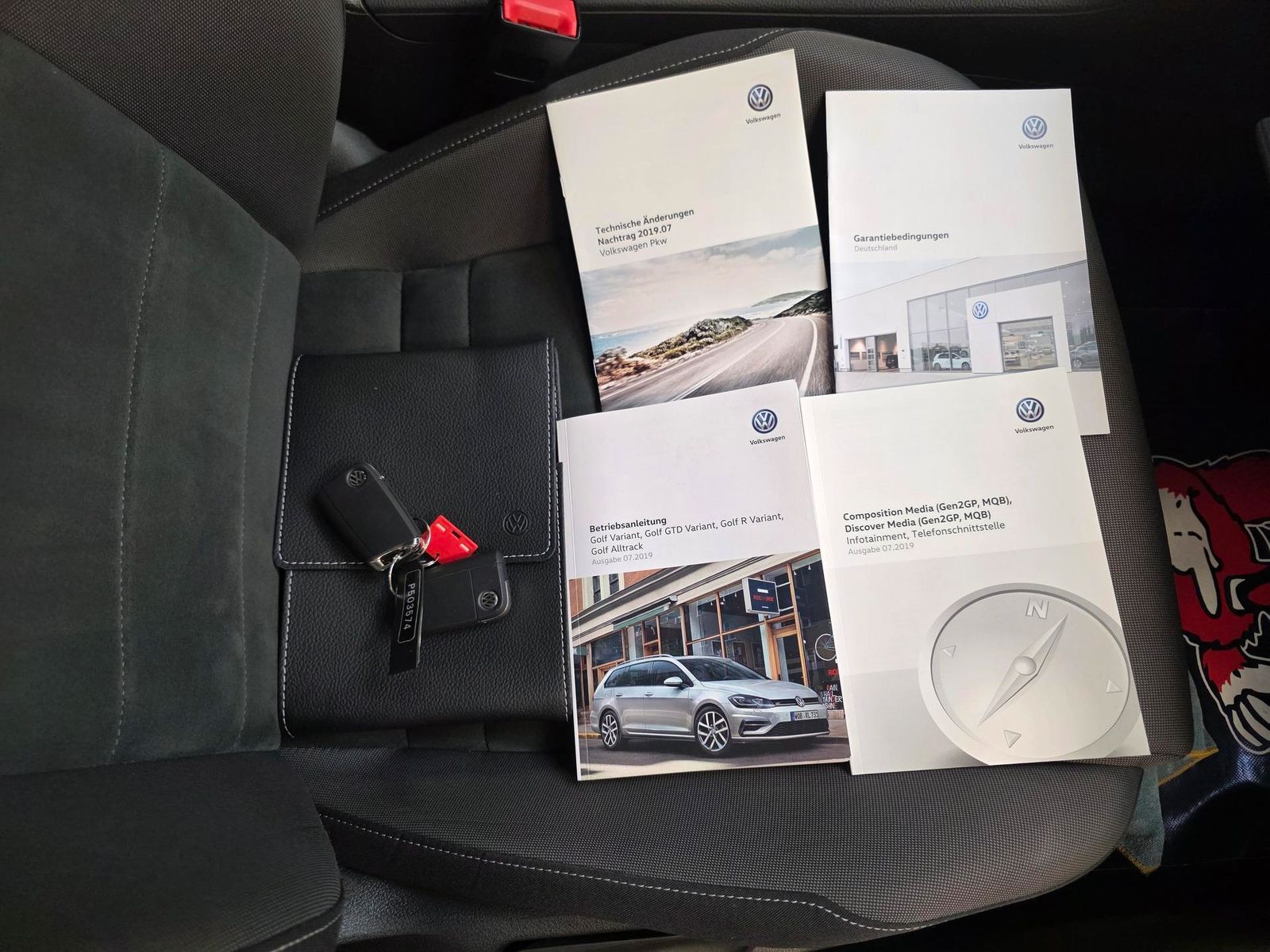 Fahrzeugabbildung Volkswagen Golf Variant 1.5 TSI Highline/LED/Shz/ACC/Ahk