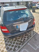 Mercedes-Benz Mercedes C180 BlueEFFICIENCY  Cgi - Mercedes-Benz C 180 Gebrauchtwagen in Halle