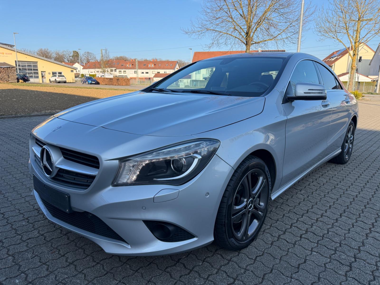 Mercedes-Benz CLA 200 * Navi, Leder, Xenon, AHK, Kamera*