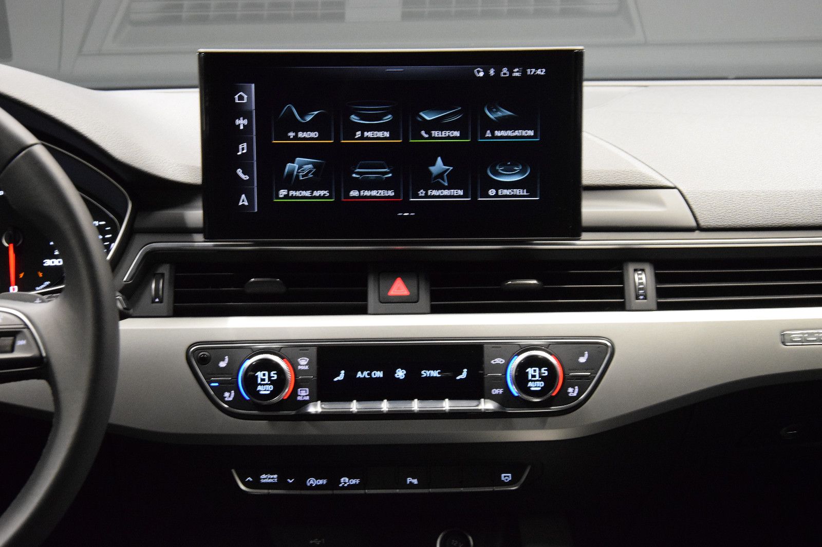 Fahrzeugabbildung Audi A4 Avant 40 TDI quattro B&O HuD Sitzbelü. ACC