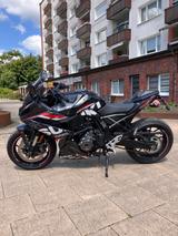 Suzuki GSX-8R - SUZUKI GSX 8R