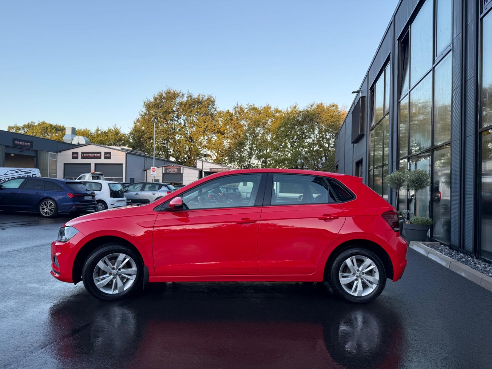 Volkswagen Polo VI Comfortline*SHZ*FSP*TEMPOMAT*ALU*TÜV NEU