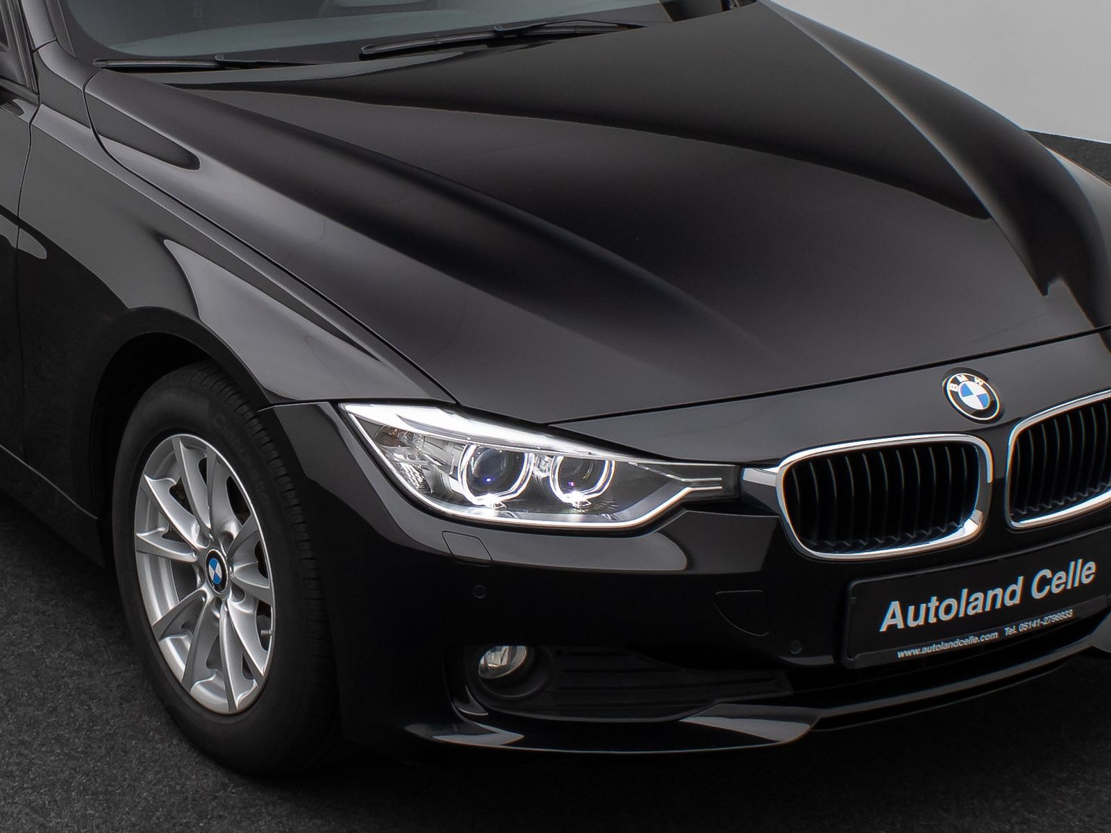 Fahrzeugabbildung BMW 320d Navi PDC Sitzhzg Xenon Geschwindigkeitsreg
