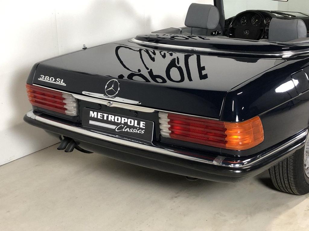 Mercedes-Benz SL 380