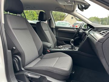 Bild 18 VW Passat Variant *LED*NANI*SitzHZ*