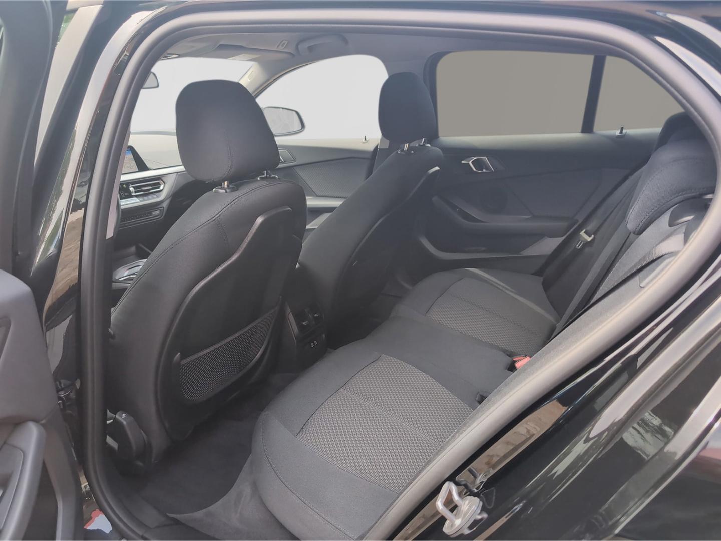 BMW 118 i Advantage, DCT, Parkassistent-Paket, SH