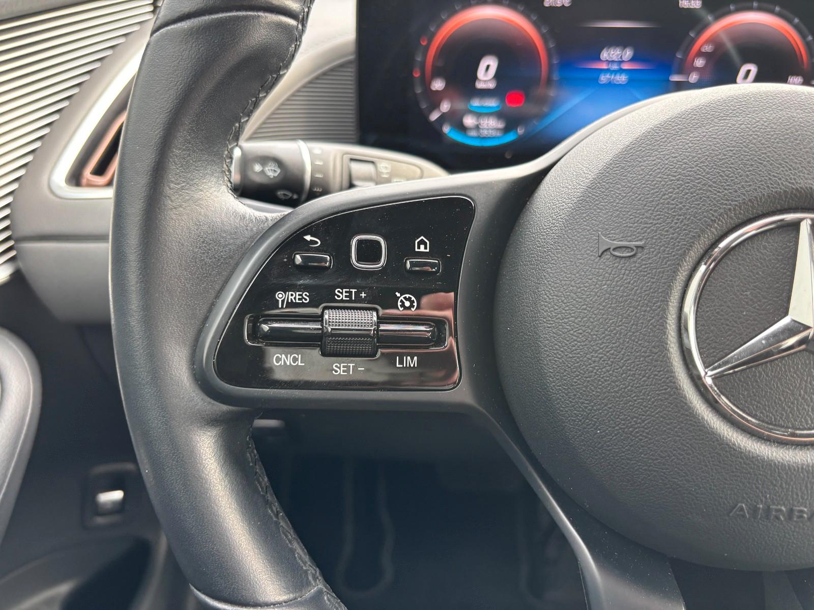 MERCEDES-BENZ EQC 400 4MATIC 408ch - MBUX - MULTIBEAM LED - CAMÉRA DE RECUL - NAVIGATION - APPLE CARPLAY