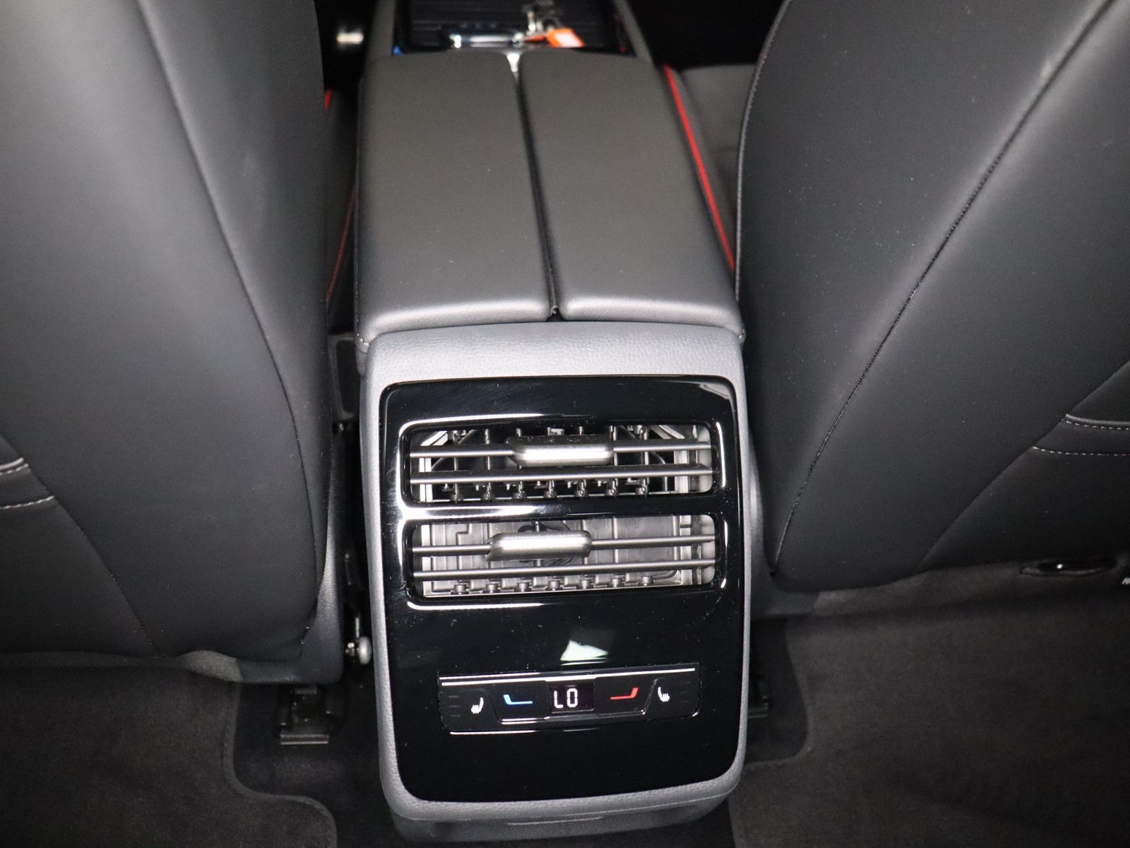 Volkswagen ID.7 GTX 250 86 484,-ohne AHK Pano H&K foto 18