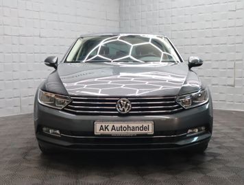 Volkswagen Passat - 2
