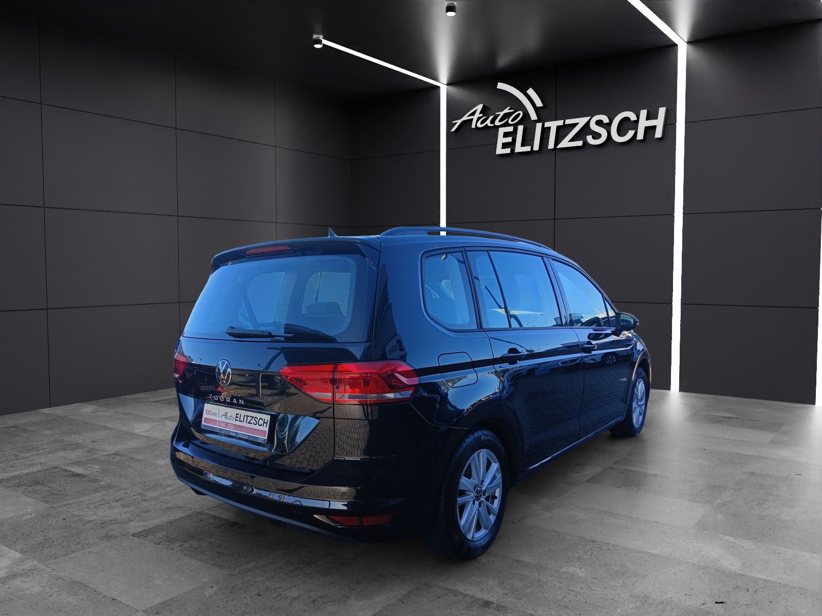 Fahrzeugabbildung Volkswagen Touran TSI Comfortline 7-Si Navi AID ACC PDC SH
