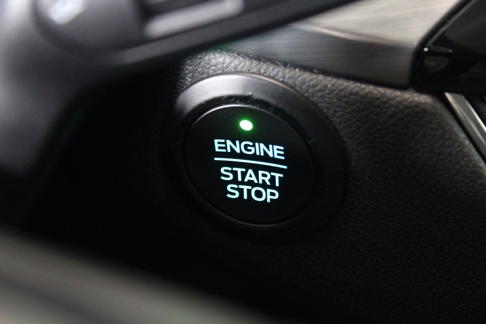 Fahrzeugabbildung Ford Kuga Titanium X LED AHK B&O ACC HUD CAM WinterP.