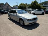 BMW 525i Exclusive Touring*KLIMAAUT*SSD*NAVI*PDC* - BMW 525 aus 2003: Kombi