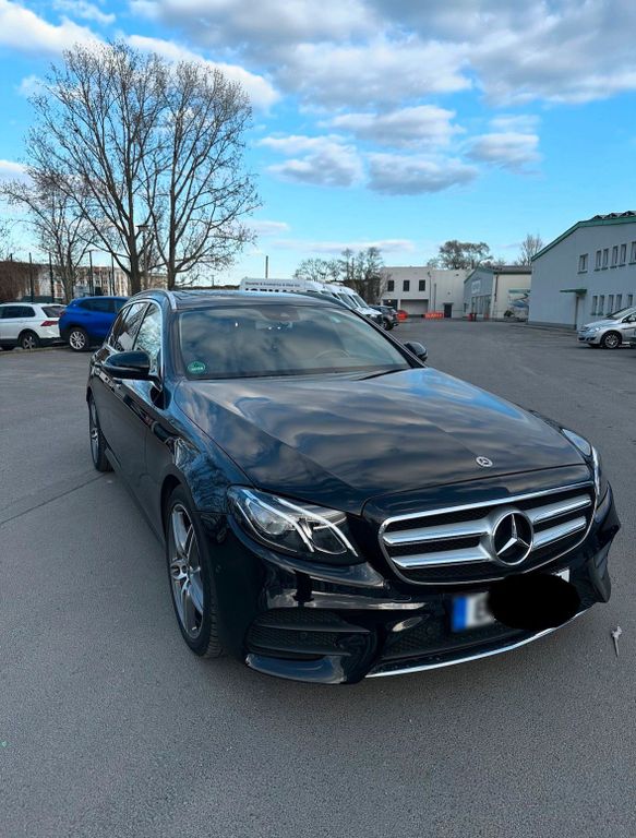 Image of Mercedes-Benz E 300