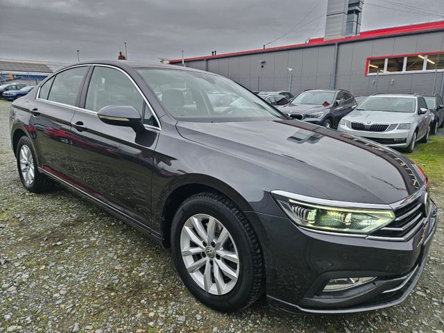 Volkswagen PASSAT 1.6TDI DSG * NAVIGATION * ALU * LED