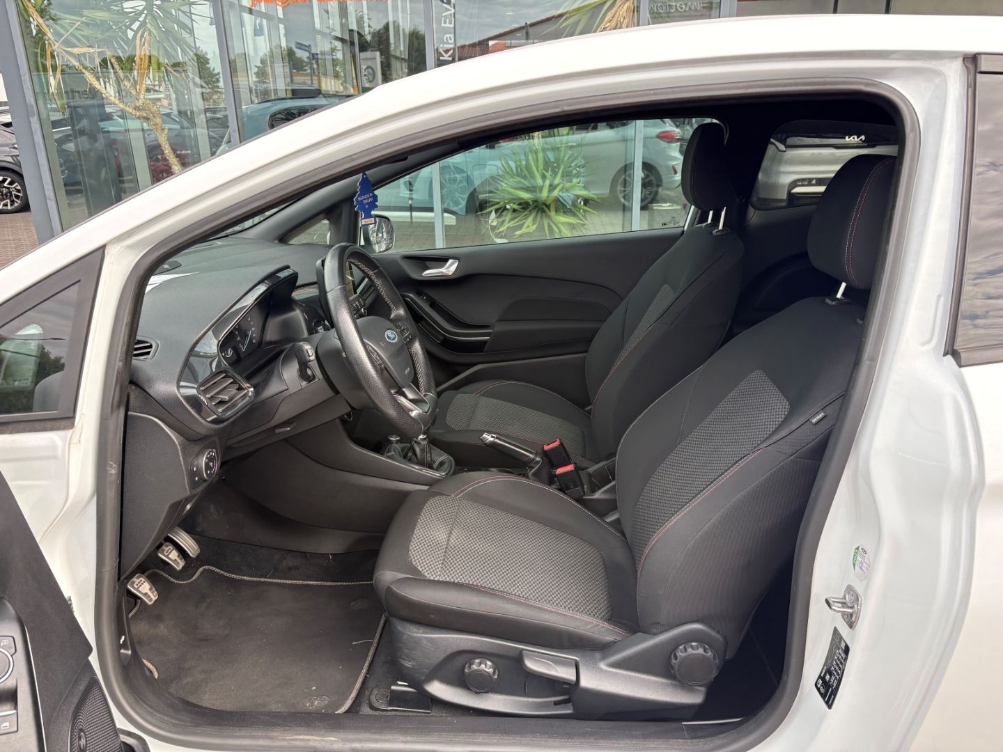 Fahrzeugabbildung Ford Fiesta ST-Line Sitzheizung Lenkradheizung DAB