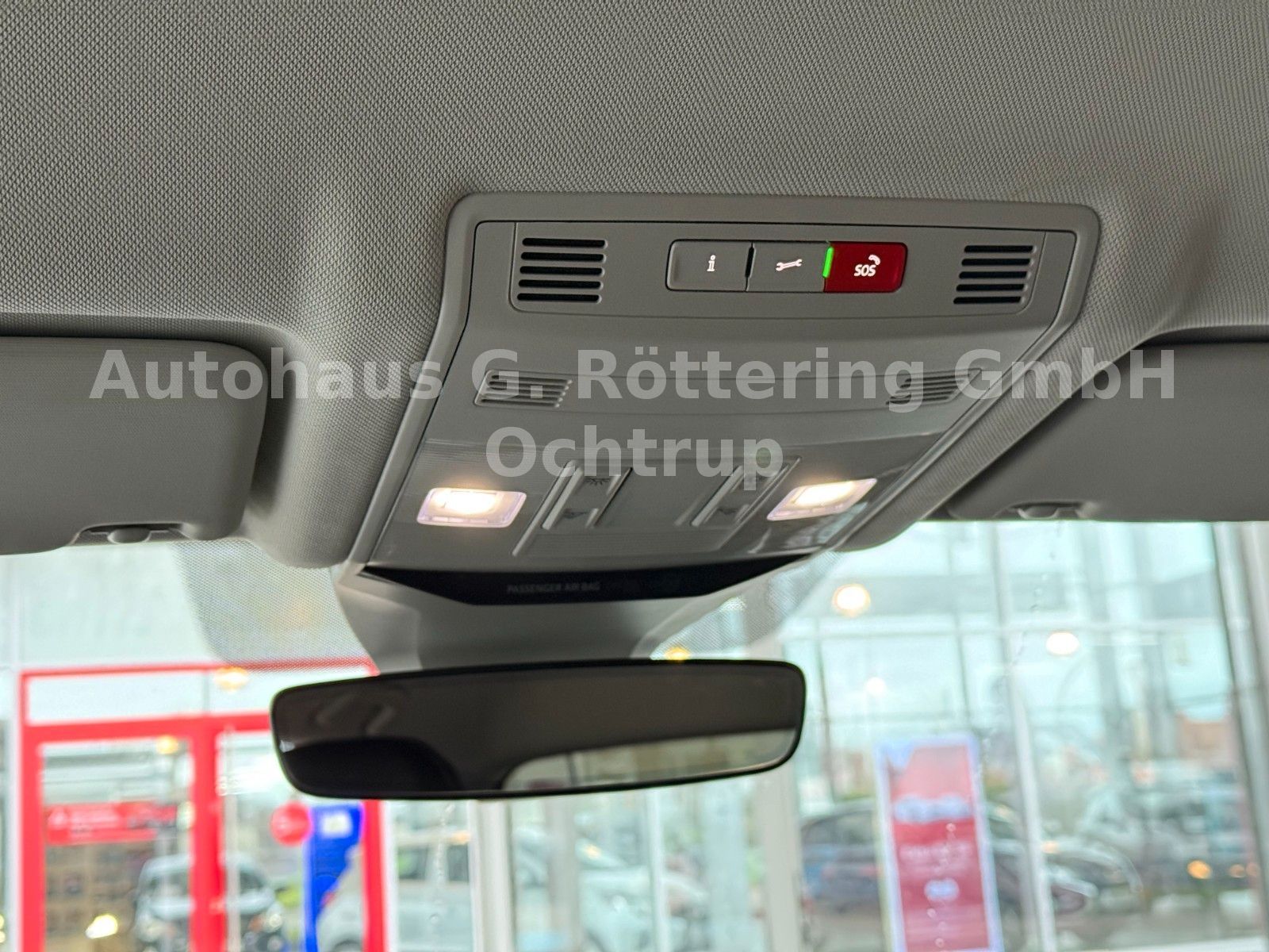 Fahrzeugabbildung Volkswagen T-Roc Move 1.5 TSI DSG LED+NAV+PDC+APP+SHZ+KAM