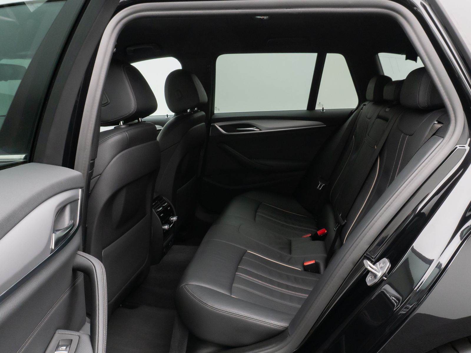 Fahrzeugabbildung BMW 530d Kamera DAB HiFi 4xKlima Leder Sport Alarm