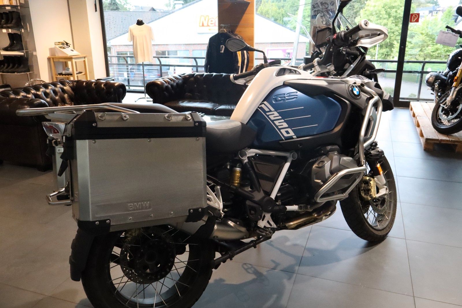 Fahrzeugabbildung BMW R 1250 GS ADV mit Alukoffer