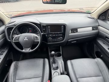 Mitsubishi Outlander - 8