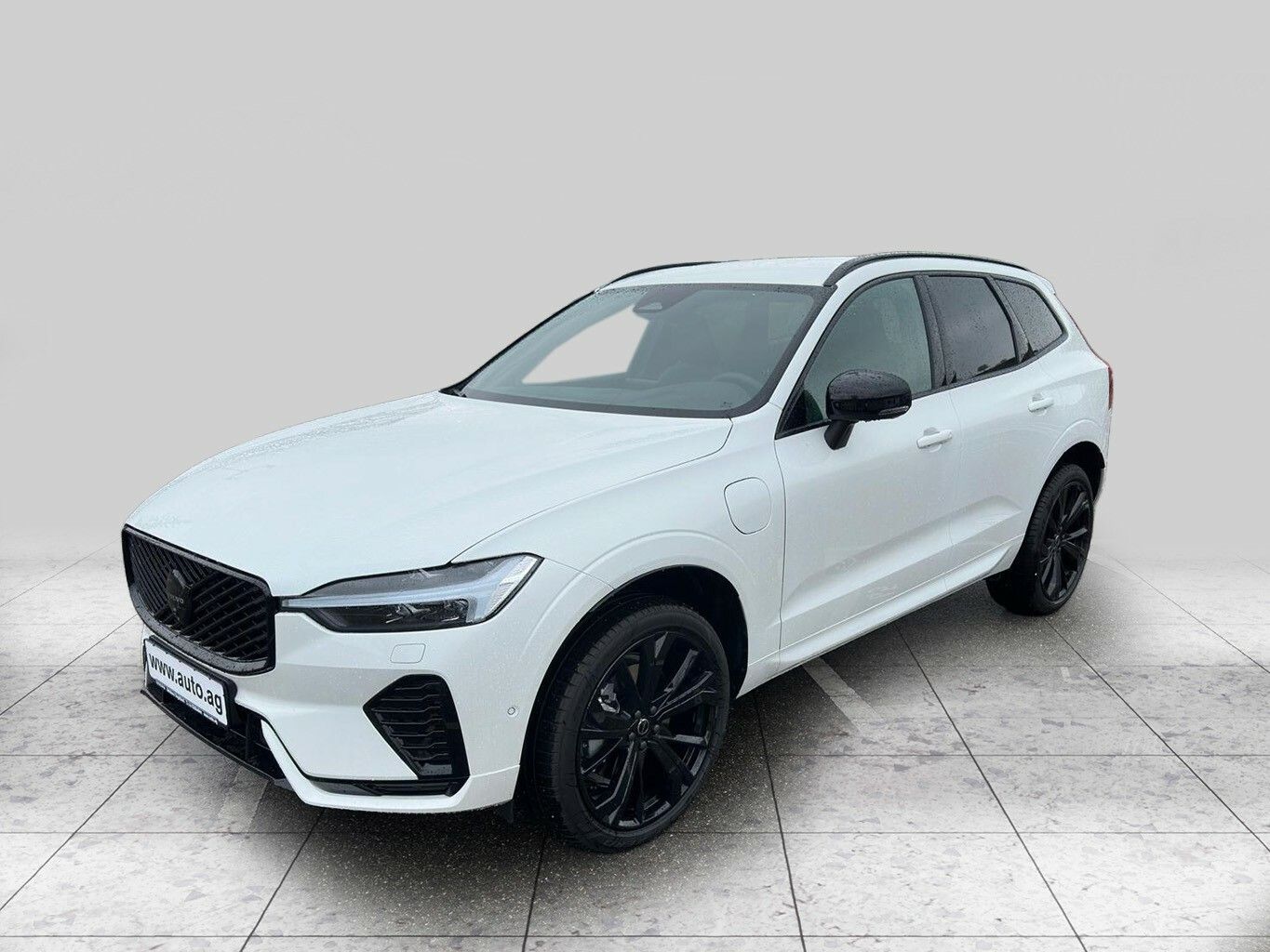 Volvo XC60 T6 PLUS BLACK ED. AHK imagem 3