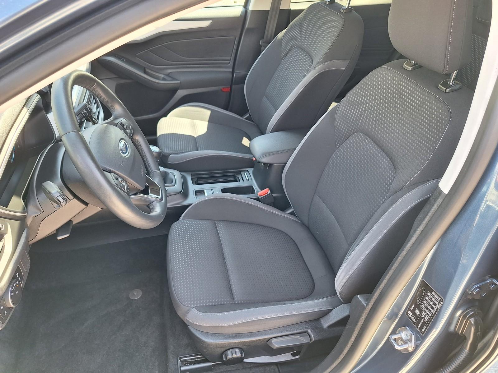 Ford Focus Turnier 1.0 EcoB. C&C Navi LED Key-Free Wi