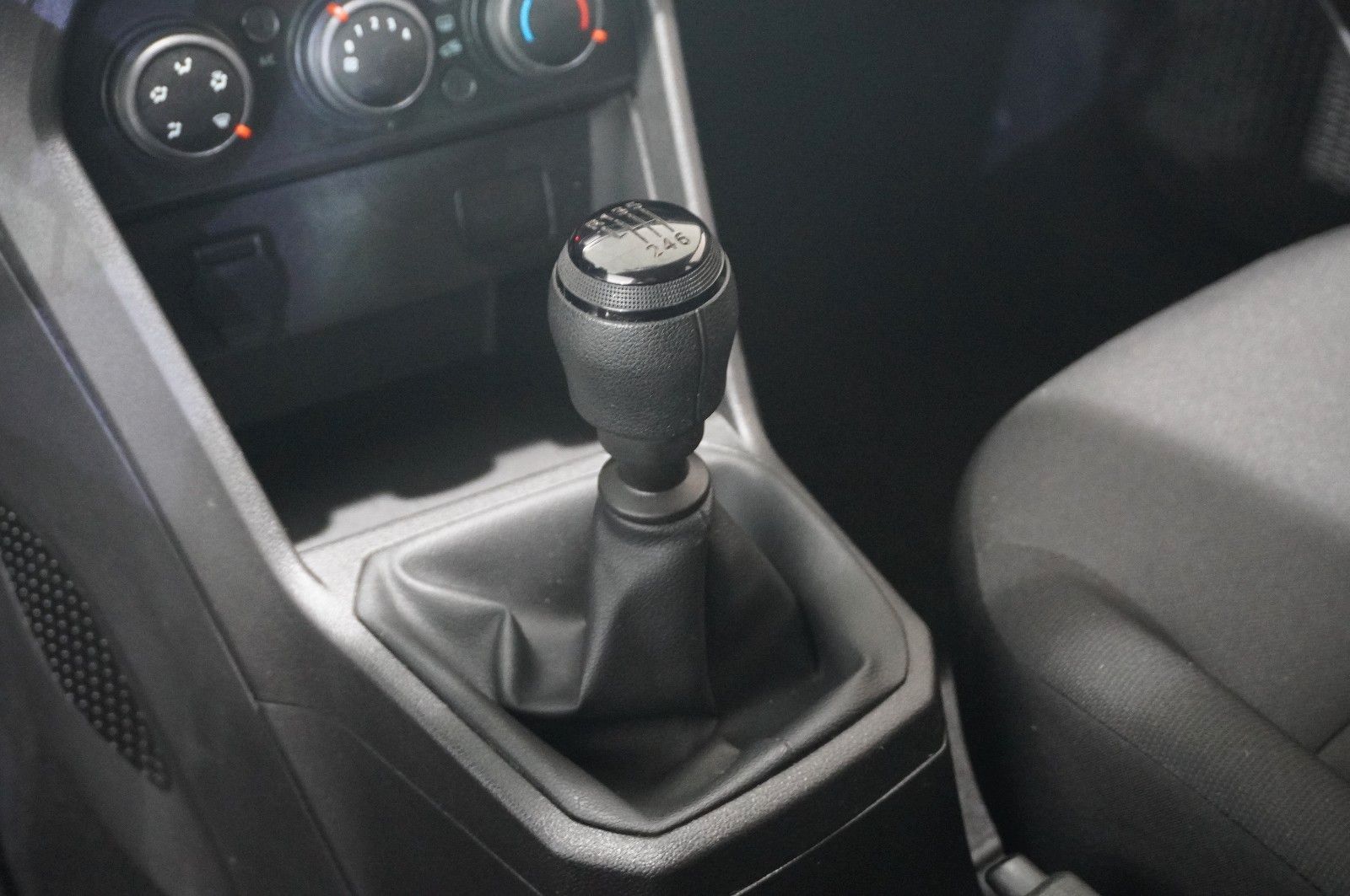 Fahrzeugabbildung Dacia Sandero III 1.0 TCE COMFORT LED/DAB/SHZ/TEMP/AHK