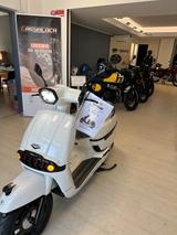 Keeway KEEWAY Sixties 300i VICTORIA - KEEWAY ROLLER