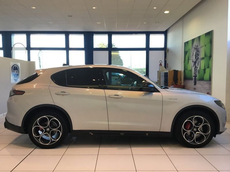 Alfa Romeo Stelvio 2.2 TD 210 CV Veloce AT8 Q4 imagem 2
