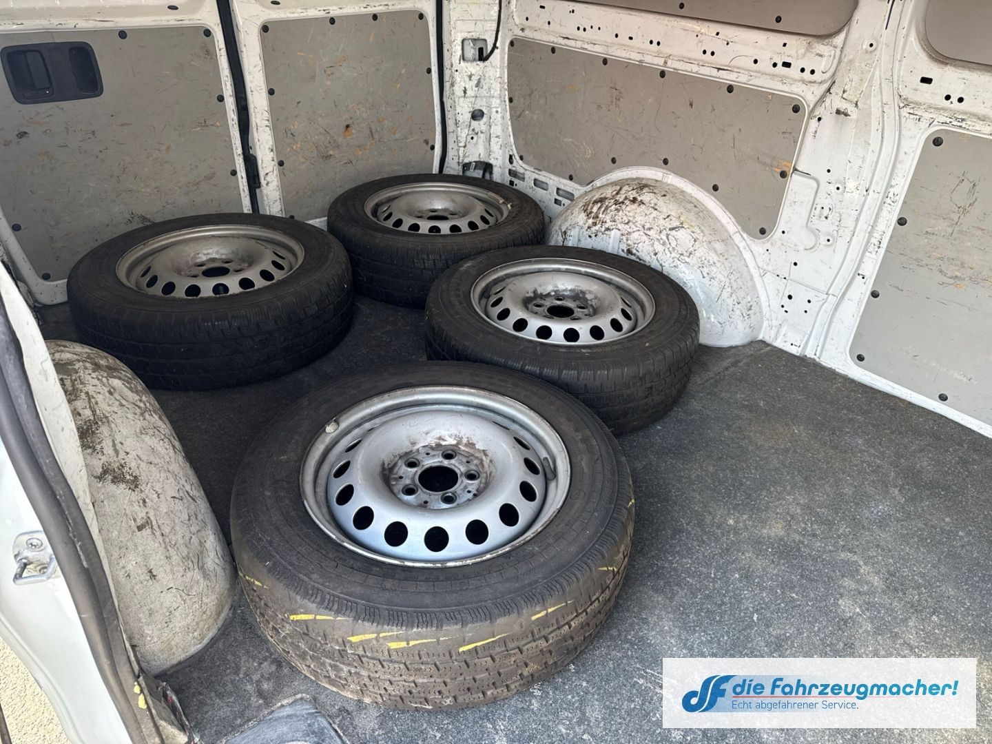 Fahrzeugabbildung Mercedes-Benz Vito Kasten 111 CDI FWD lang Rückfahrkam.*EXPORT
