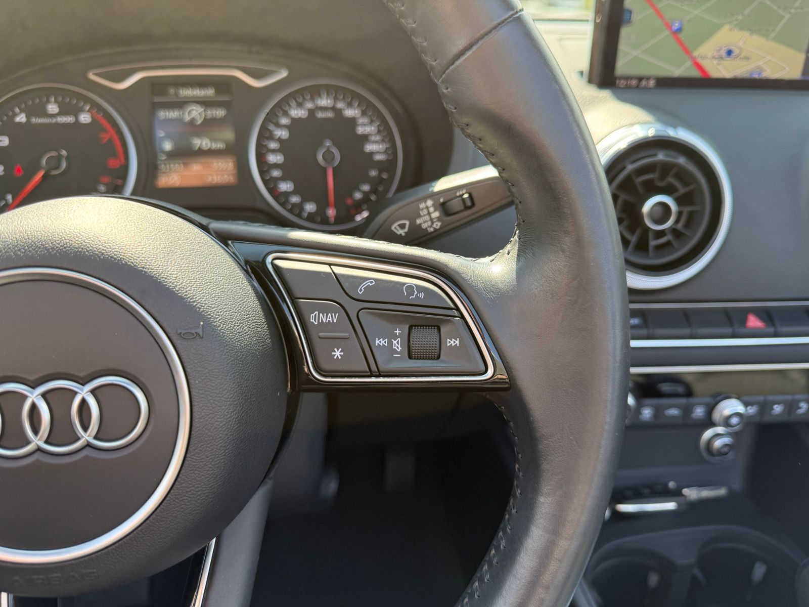 Fahrzeugabbildung Audi A3 Cabriolet 35 TFSI S line B&O ACC LED