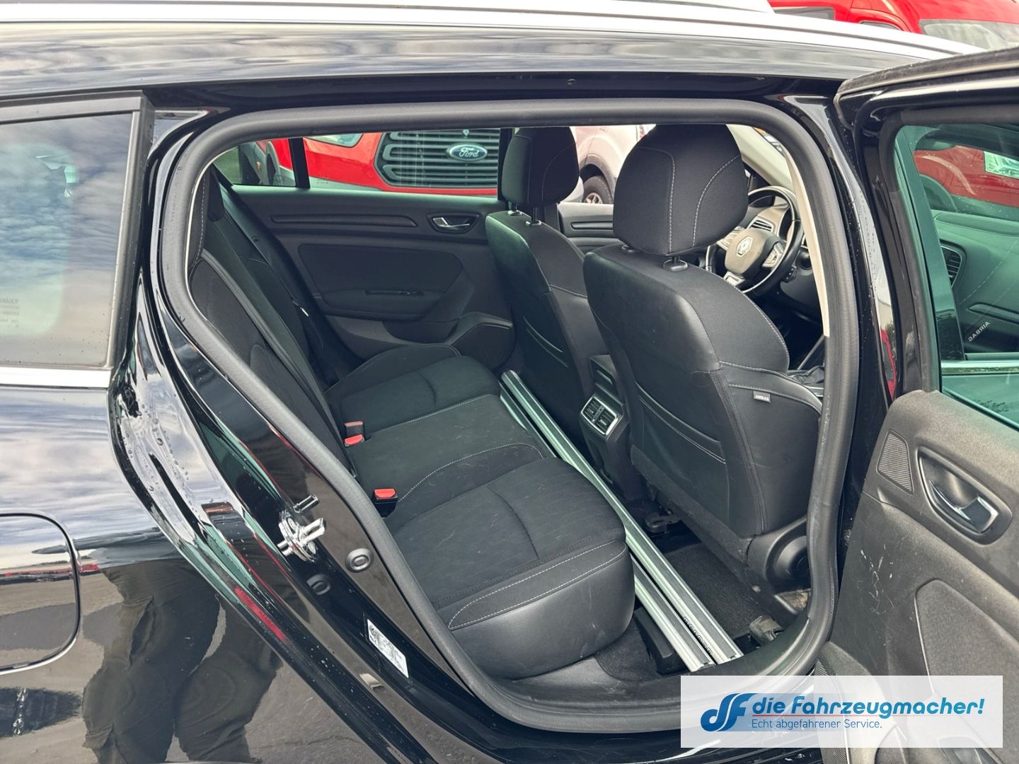 Fahrzeugabbildung Renault Megane IV Grandtour Automatik Limited *EXPORT