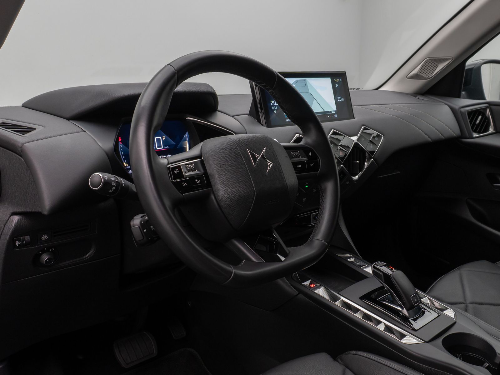 Fahrzeugabbildung DS Automobiles DS3 Crossback Faubourg Kamera Navi Sitzhzg