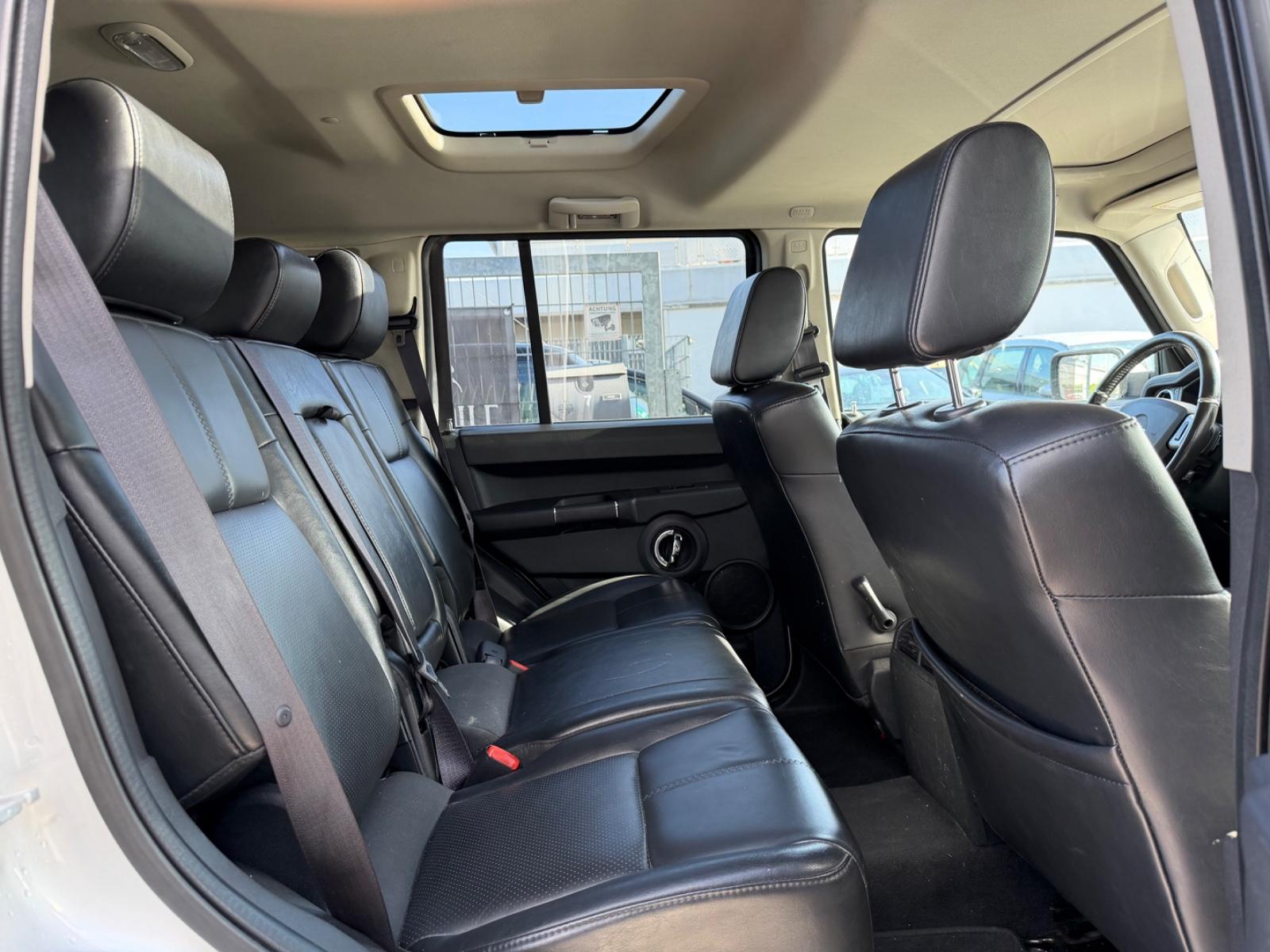 Jeep Commander 3.0 CRD V6 218 ch – 4x4 – 7 places – BVA – Toit panoramique – 186 000 km
