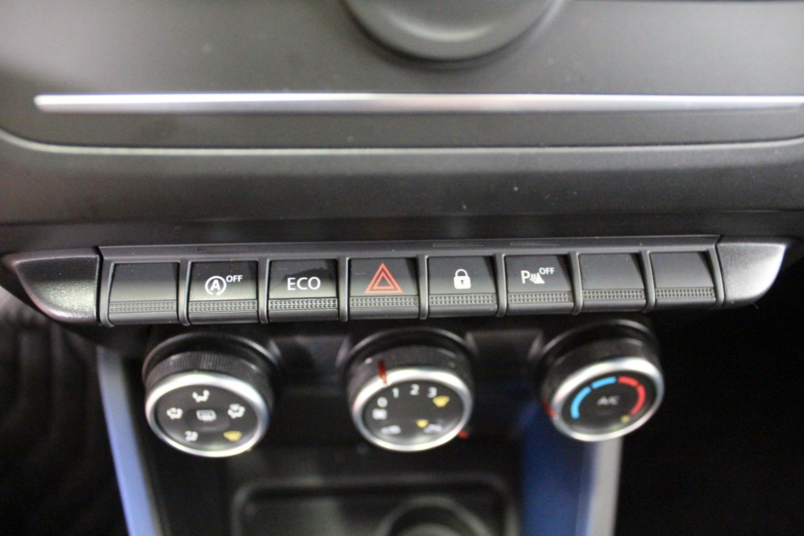 Fahrzeugabbildung Dacia Duster TCe 100 ECO-G LPG Comfort*Allwetter