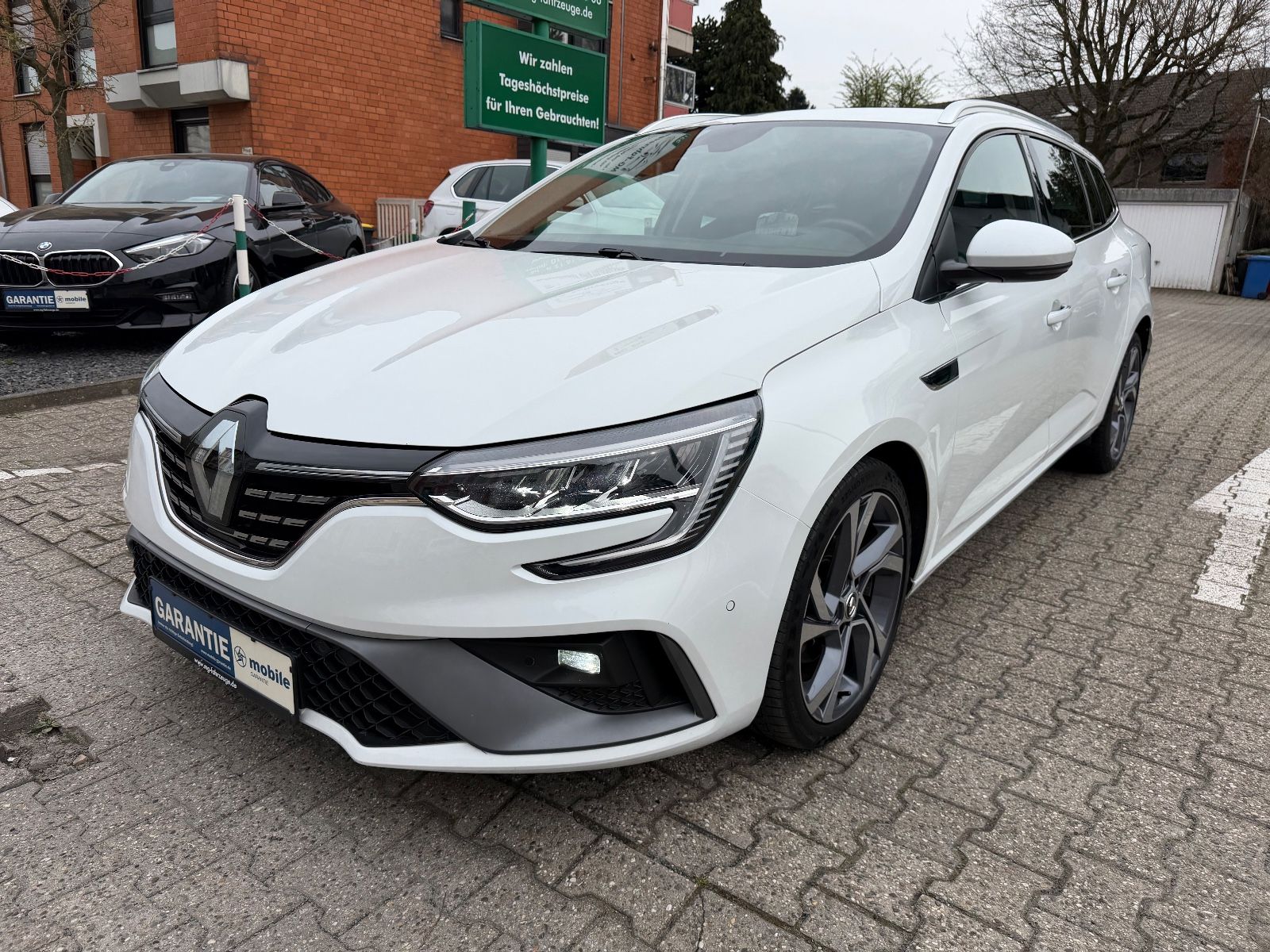 Fahrzeugabbildung Renault Megane IV Grandtour R.S. LINE 1-HD NAVI LED BOSE