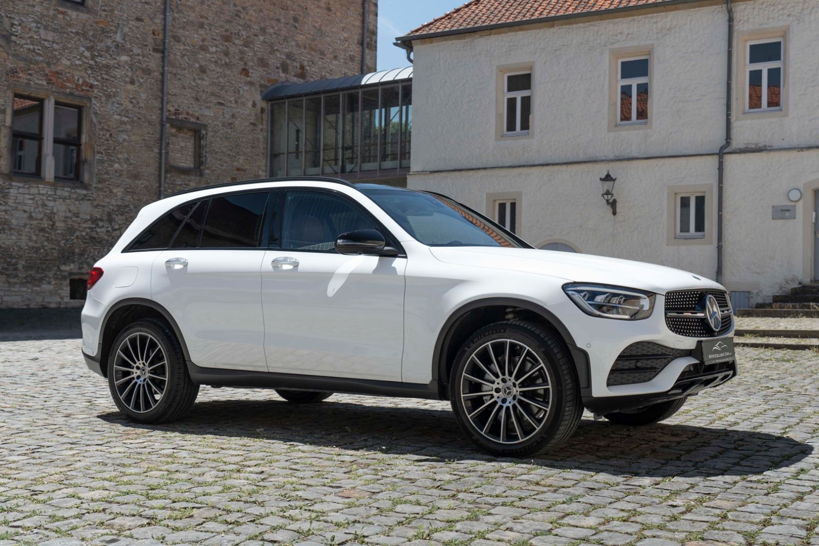 Fahrzeugabbildung Mercedes-Benz GLC 300 AMG-LINE BURMESTER LED 360° SHZ PANO