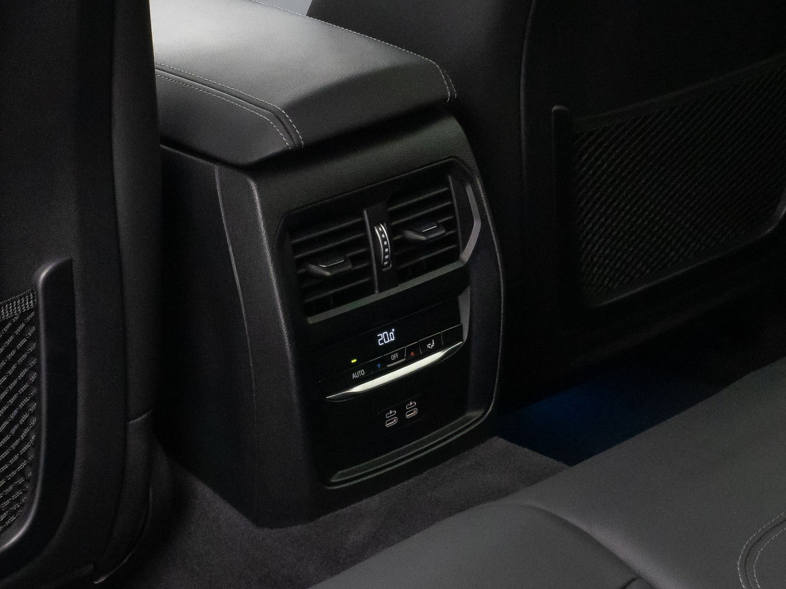 Fahrzeugabbildung BMW 330d Kamera DAB HiFi Leder Sport AdaptLED 18Zoll