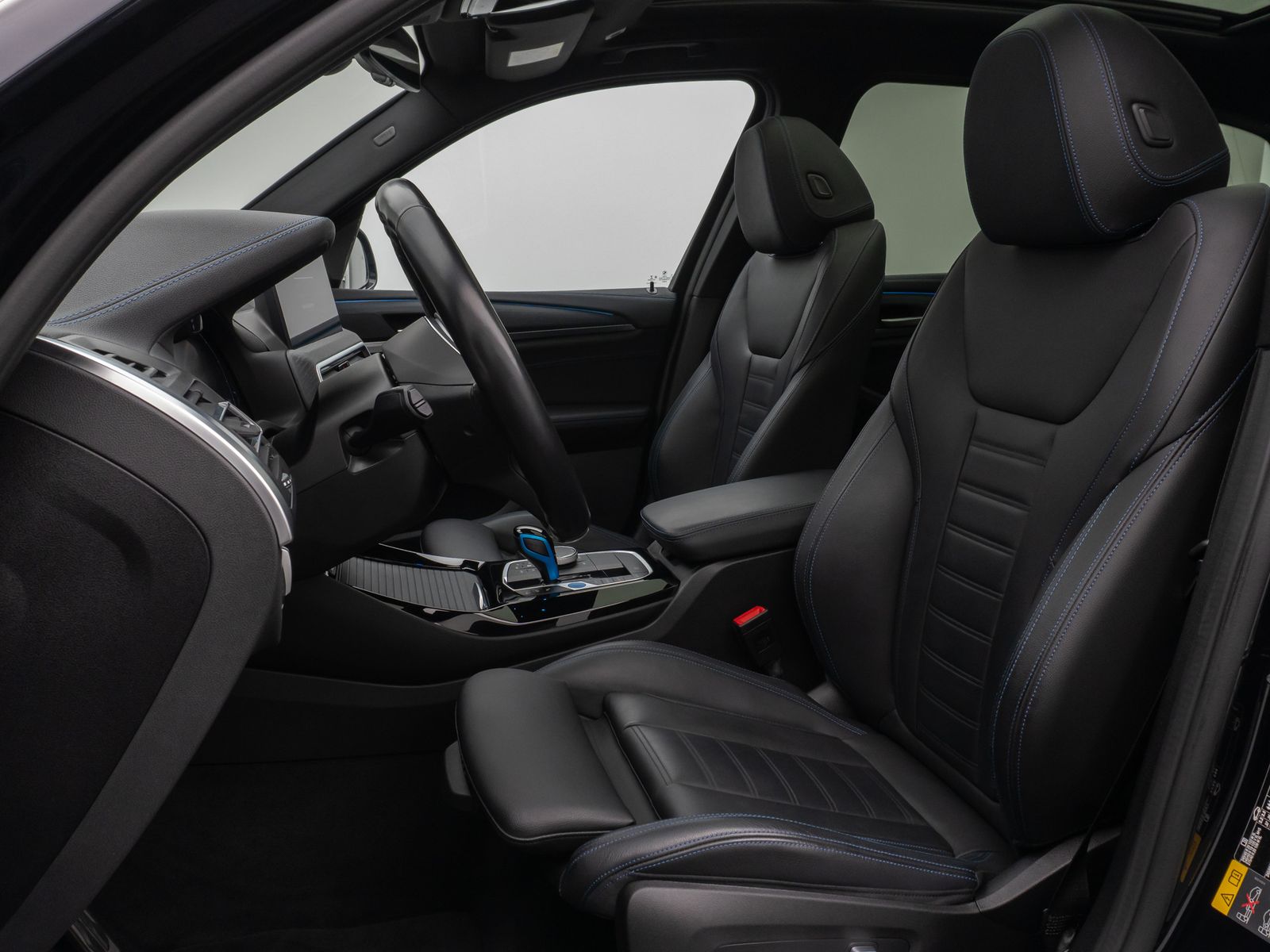 Fahrzeugabbildung BMW iX3 Impressive M Sport Panorama 360°HUD DAB H/K