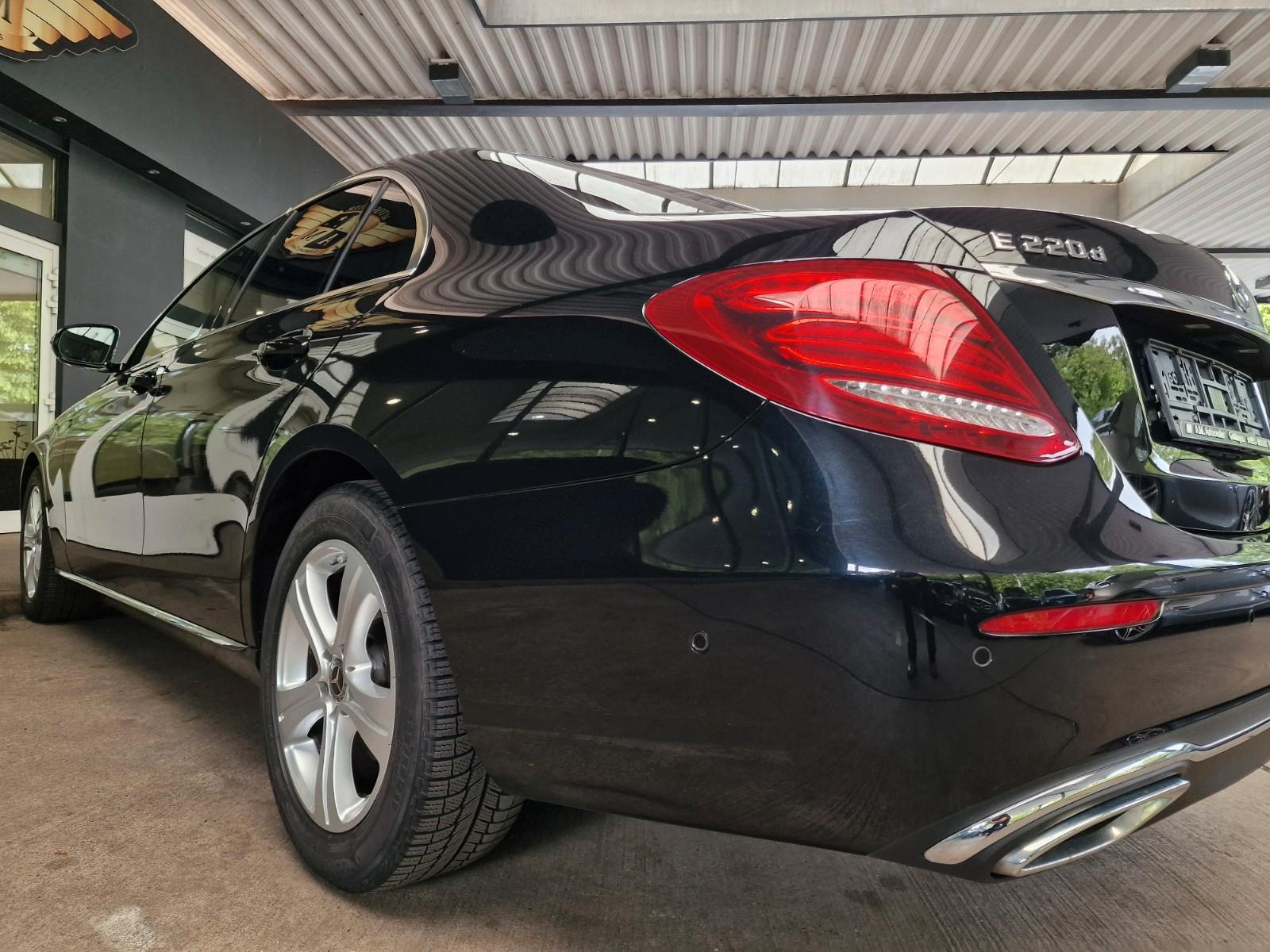 Mercedes-Benz E 220d Lim. AVANTGARDE Teilleder/Kamera/LED
