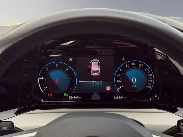 Golf VIII Variant 2.0 TDI Life DSG AHK ACC LED