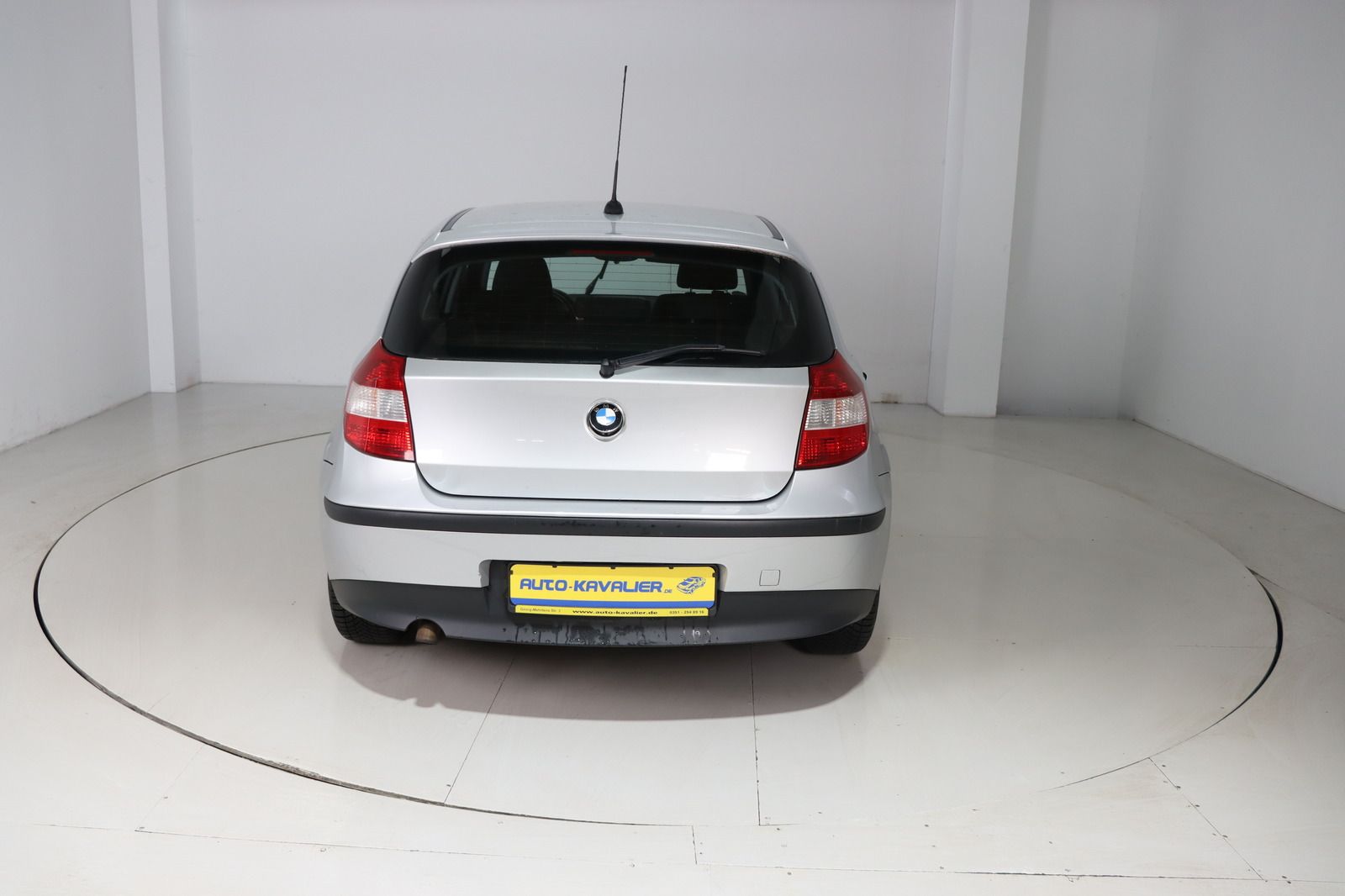 Fahrzeugabbildung BMW 118 d * Navi * Schiebedach