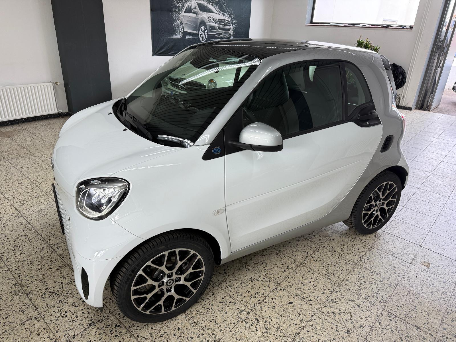 Smart ForTwo EQ Coupé LED/PTS/KAMERA/P-DACH/LEDER/22KW