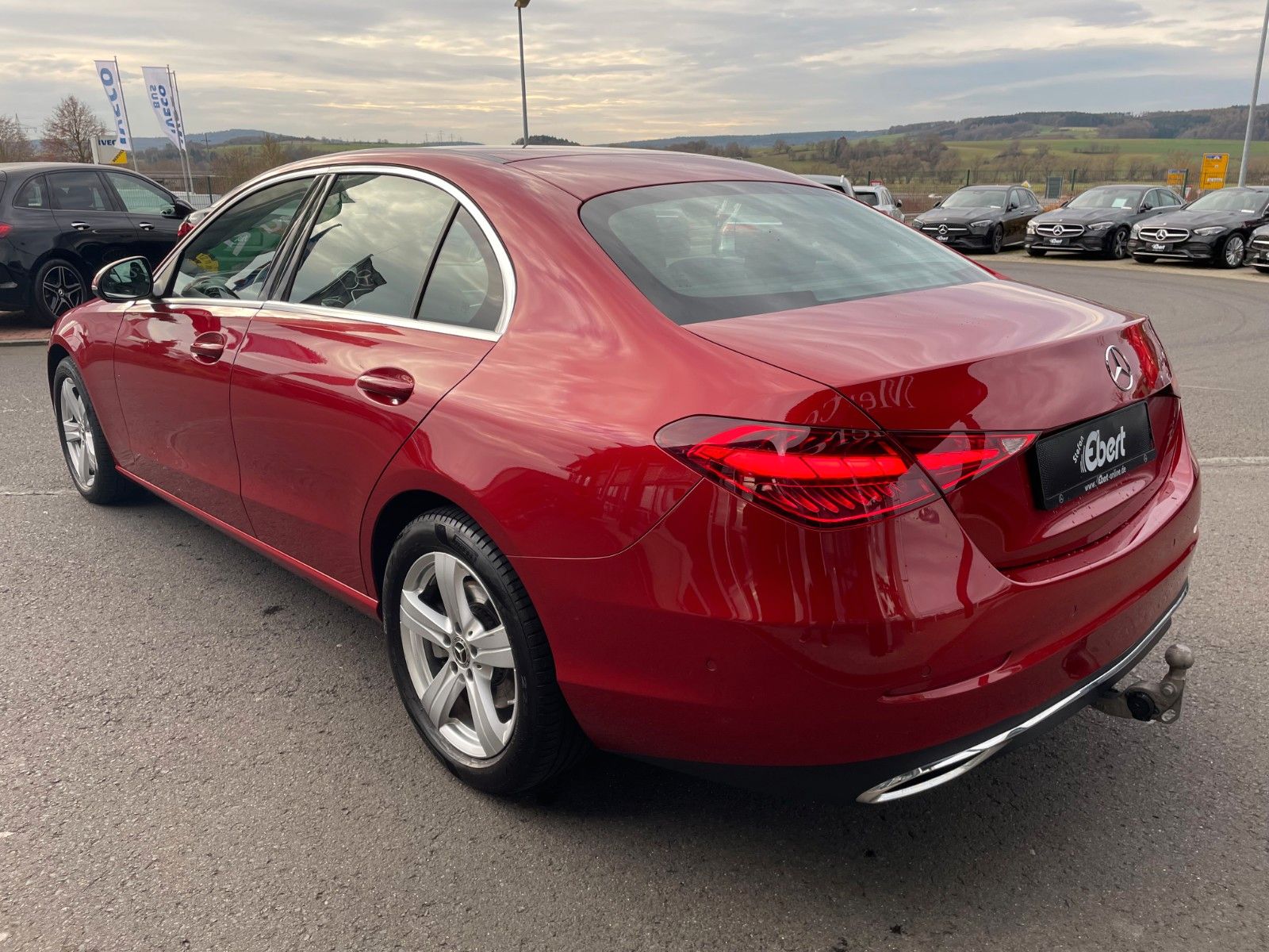 Fahrzeugabbildung Mercedes-Benz C 220 d AVANTGARDE AHK+HUD+DISTR+R-Kamera+Carpla