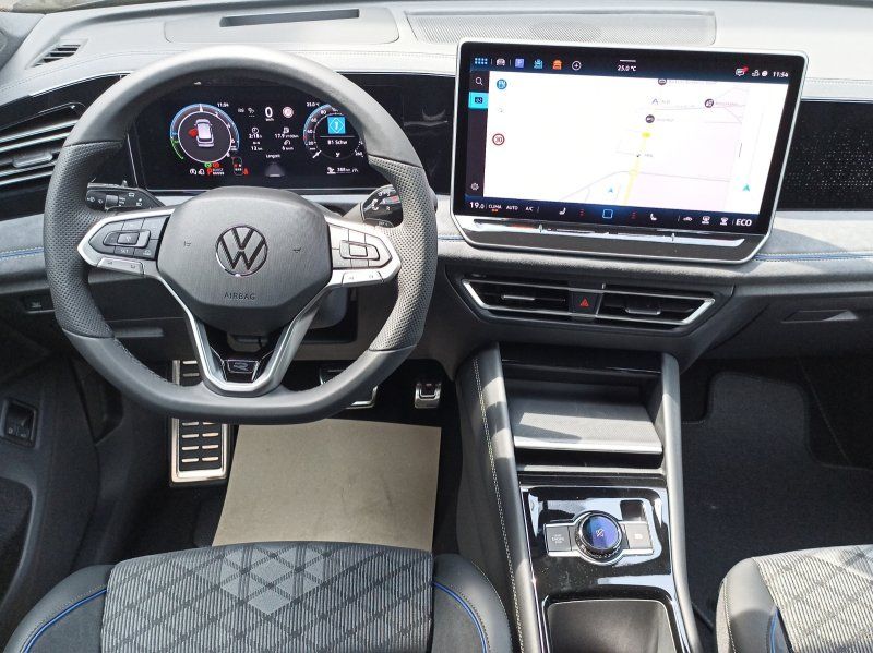 Fahrzeugabbildung Volkswagen Tiguan 1.5 TSI eHybrid R-Line DSG+  AHK+NAVI+MAT
