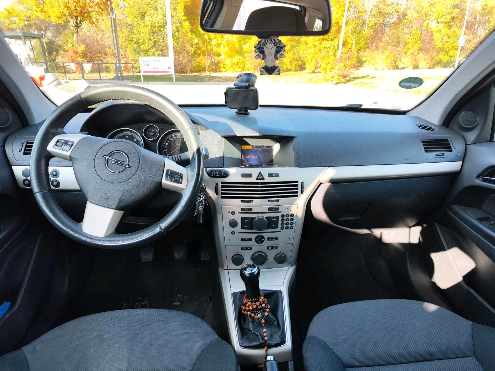 Opel Astra 2007 — photo 11